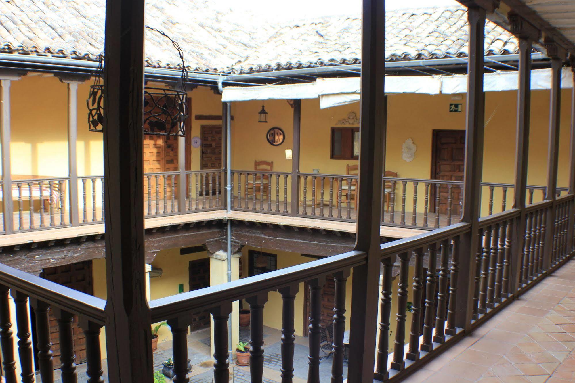Casa Palacio Conde De Garcinarro Huete Exteriör bild